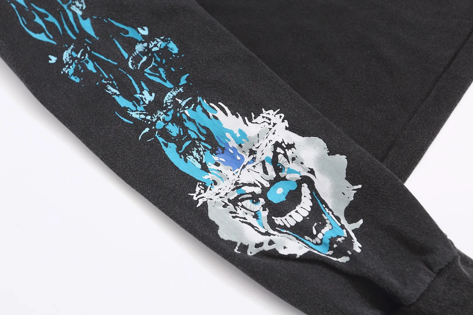 SAINT Michael heavy distressed washed retro flame dice printed loose round neck pullover long-sleeved T-shirt Fabric: 260g Style number: SM662 Size: S-M-L-XL Color: washed black Price: P156